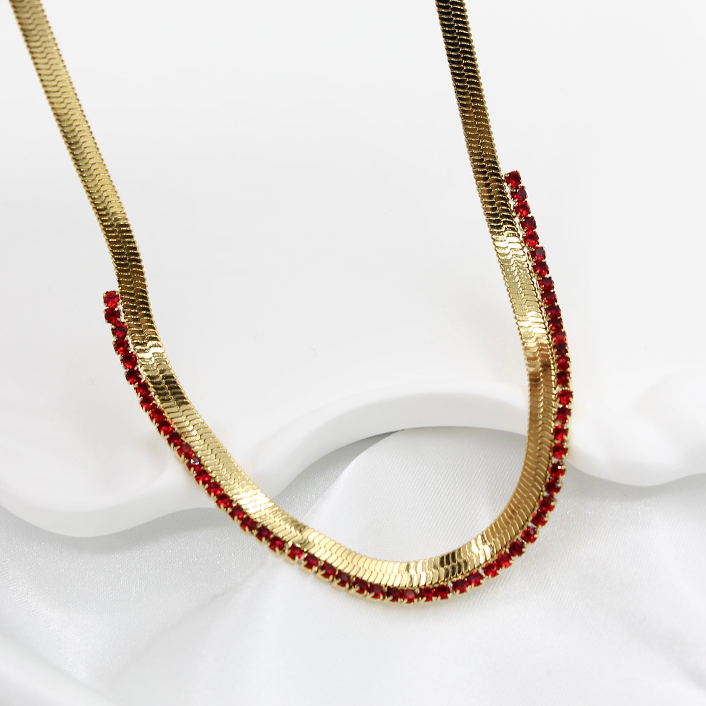 GOLD RED ROMANCE NECKLACE
