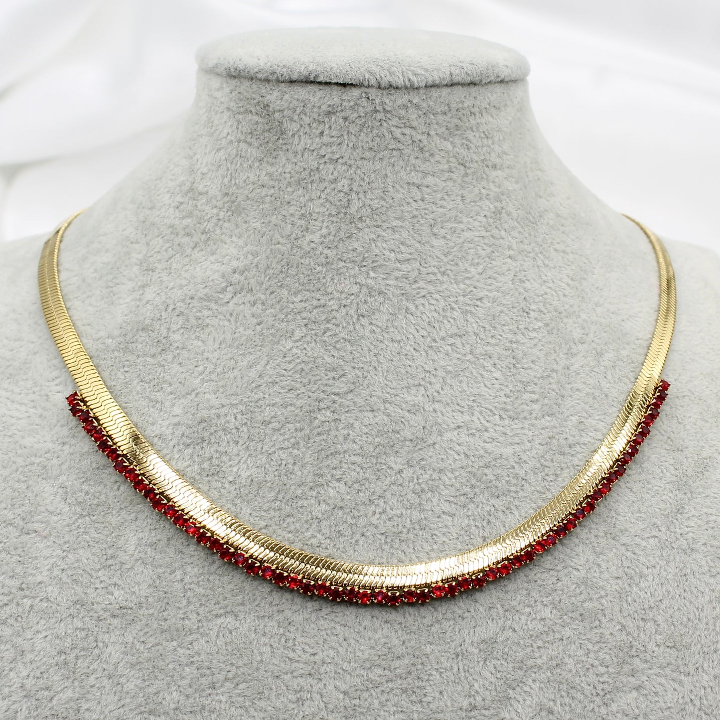 GOLD RED ROMANCE NECKLACE