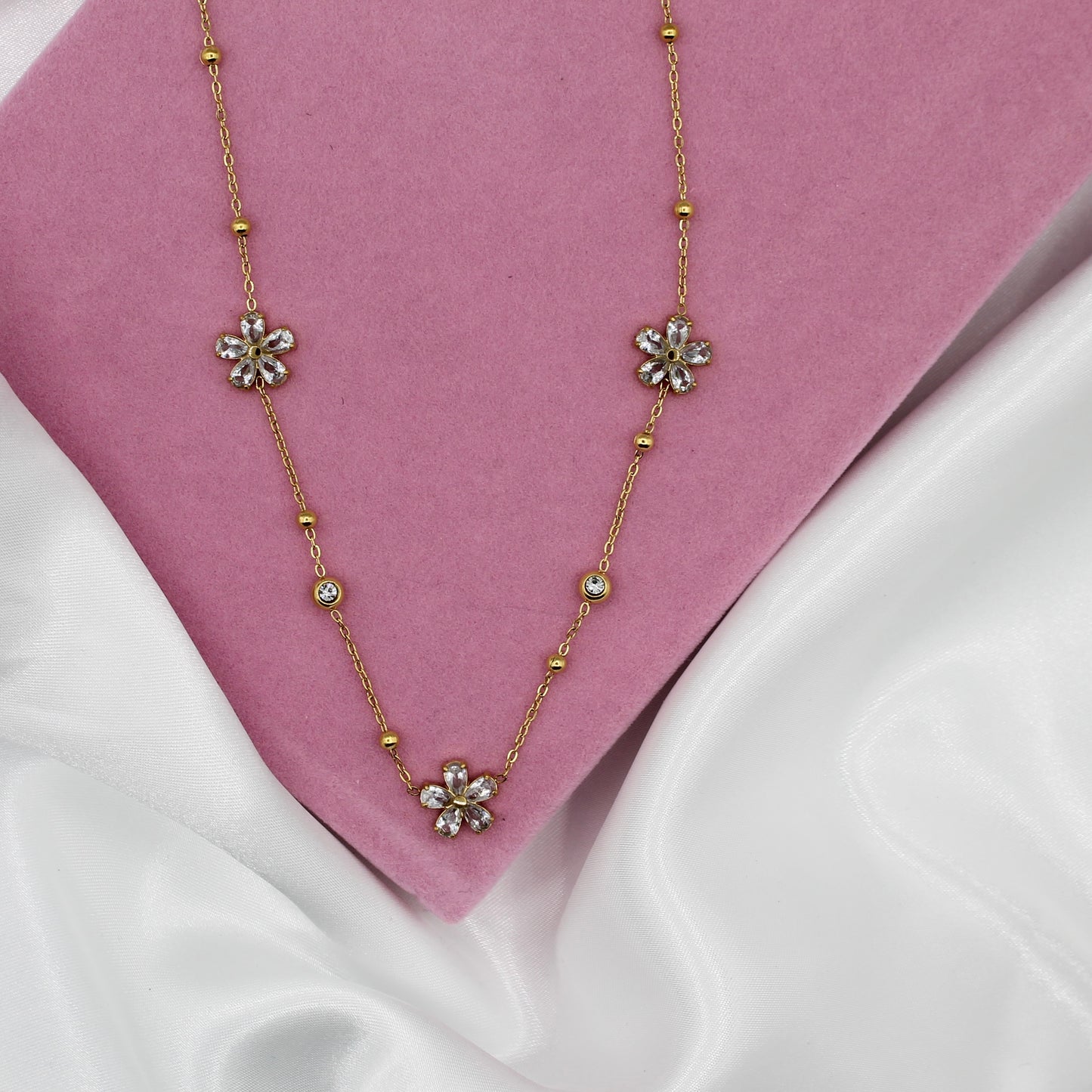 VIVIAN FLOWER NECKLACE