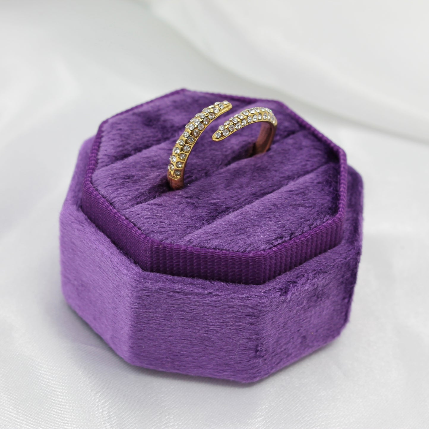 LUXE CRESCENT RING