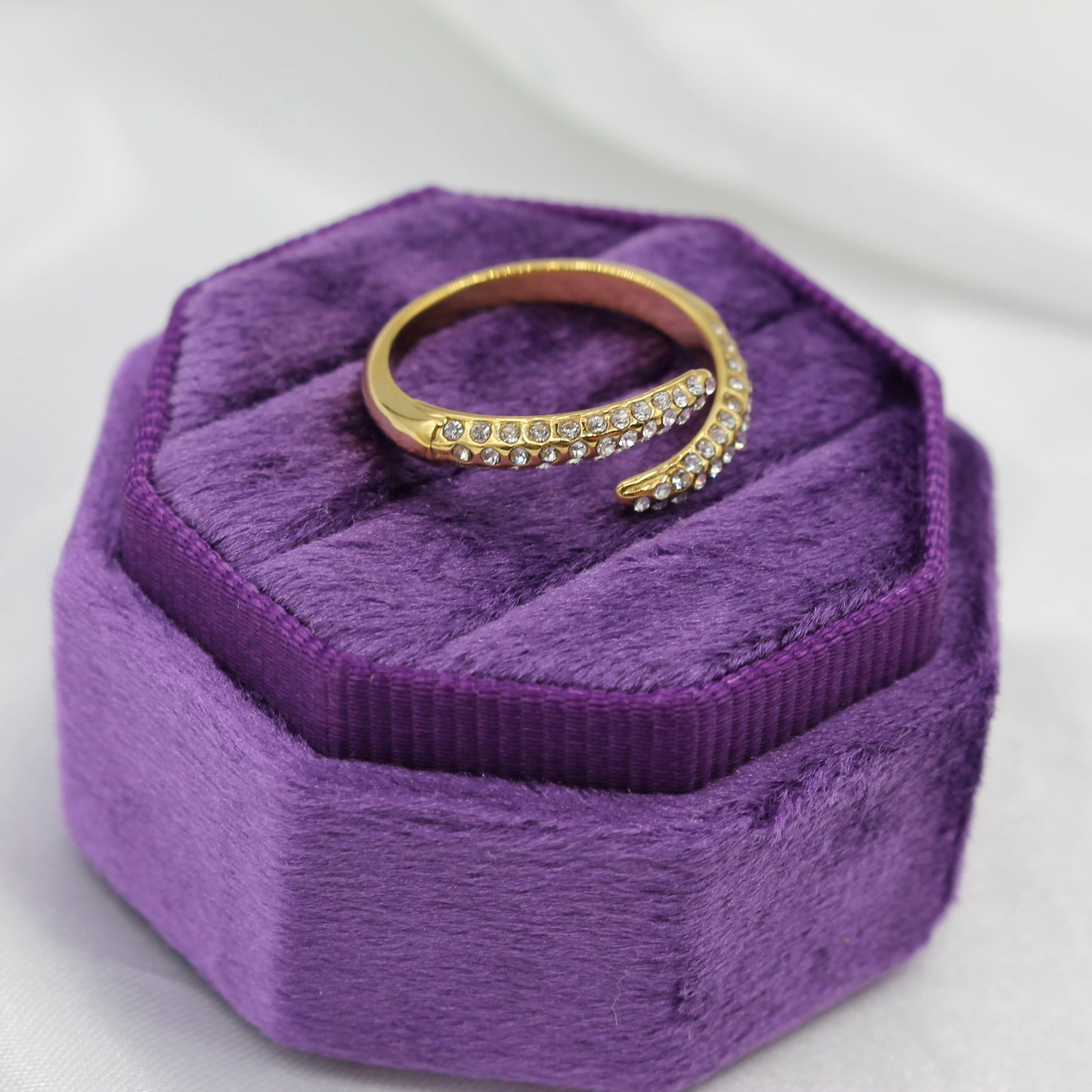 LUXE CRESCENT RING