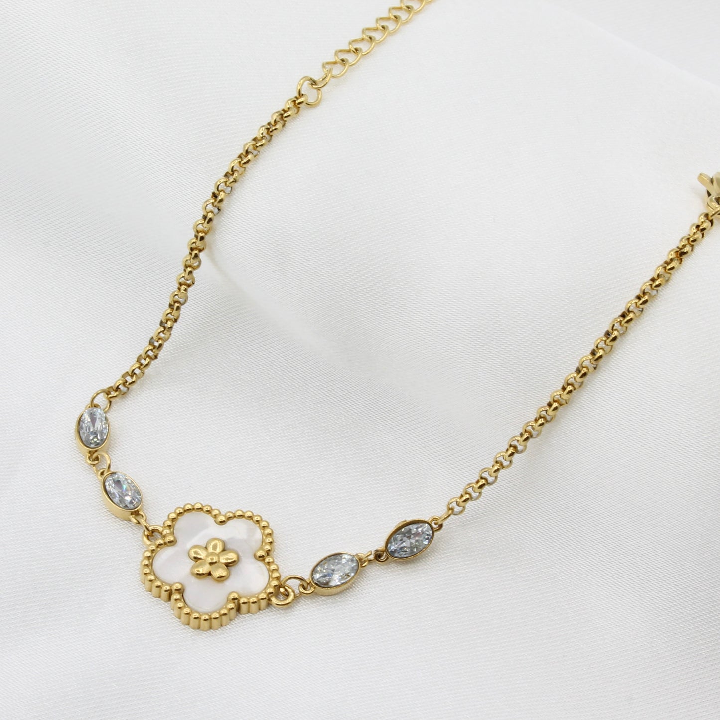 DAISY CRYSTAL BRACELET