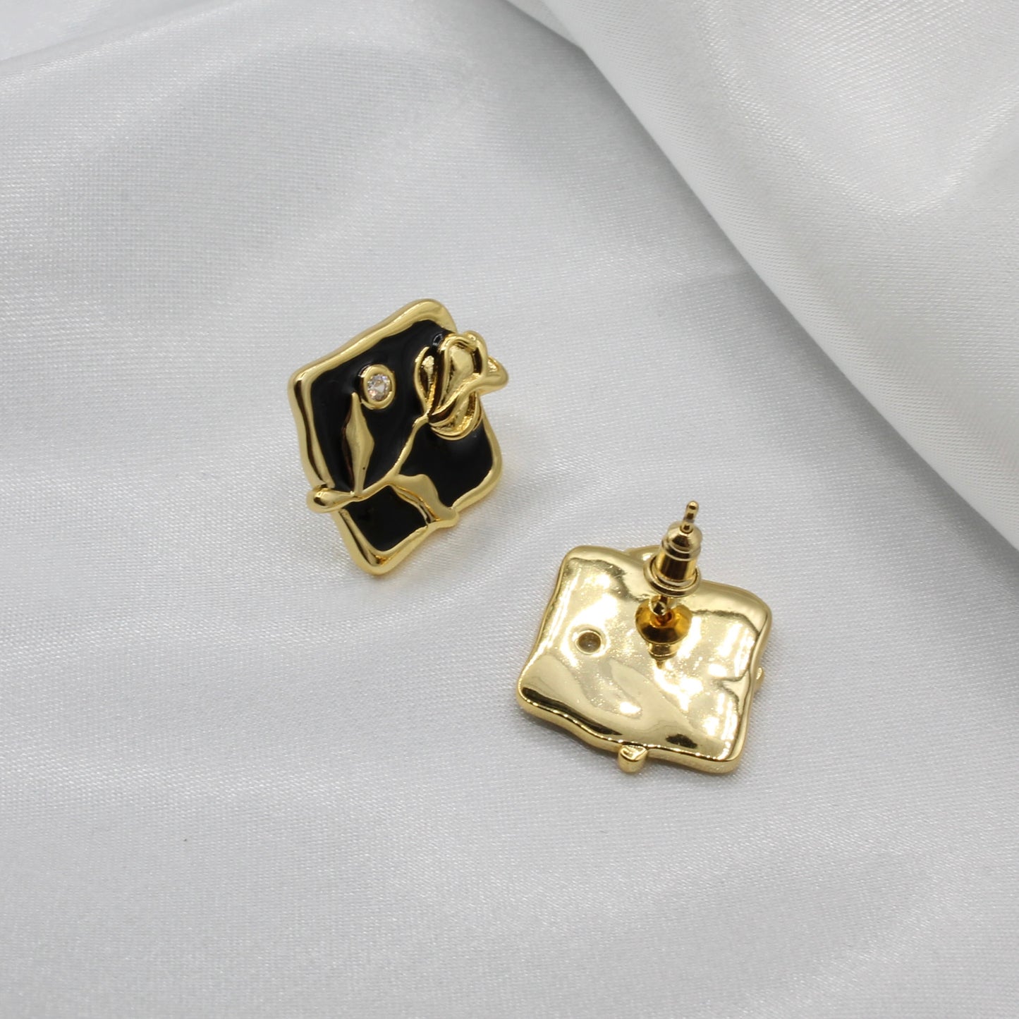 ROSE STUD EARRINGS