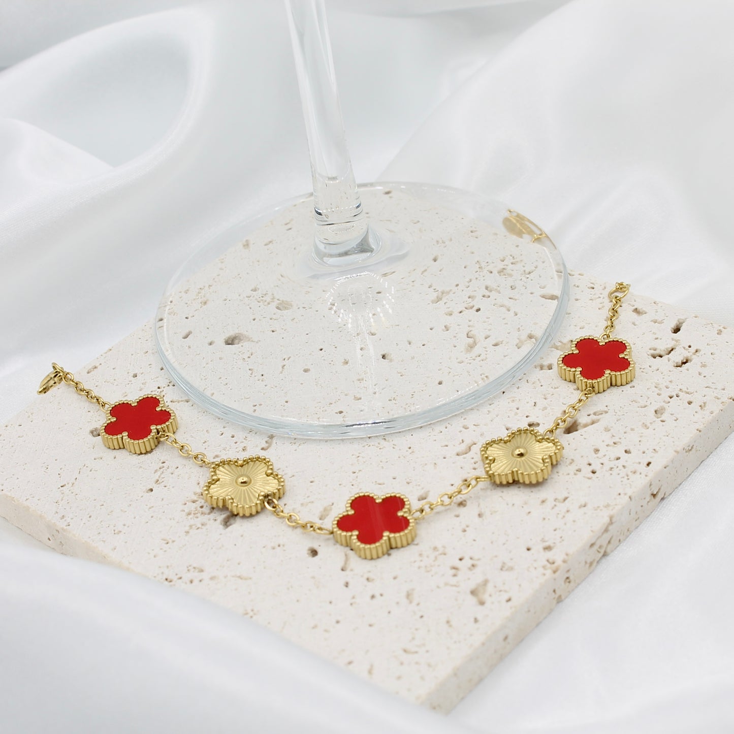 SCARLET CLOVER BRACELET