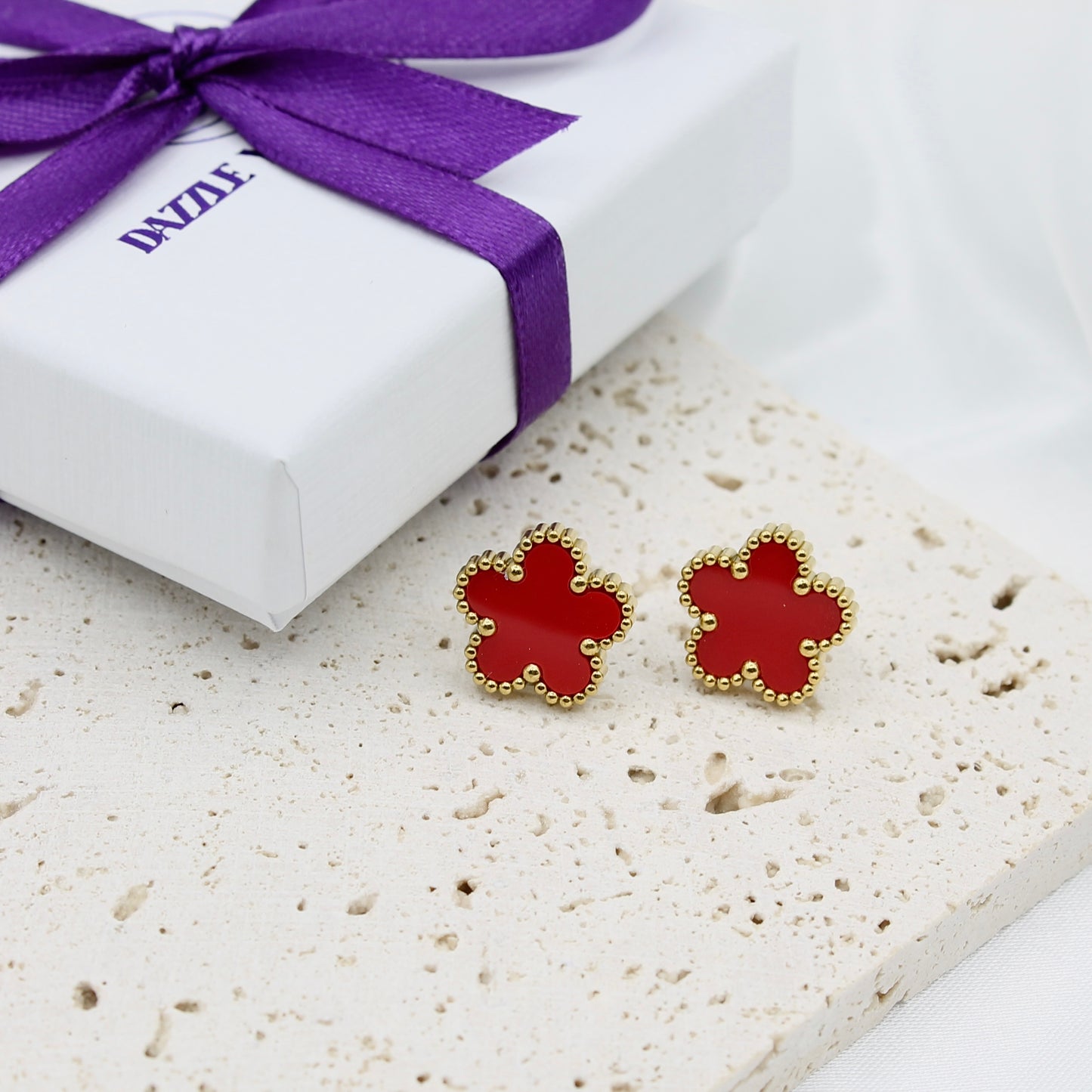 SCARLET CLOVER EARRINGS
