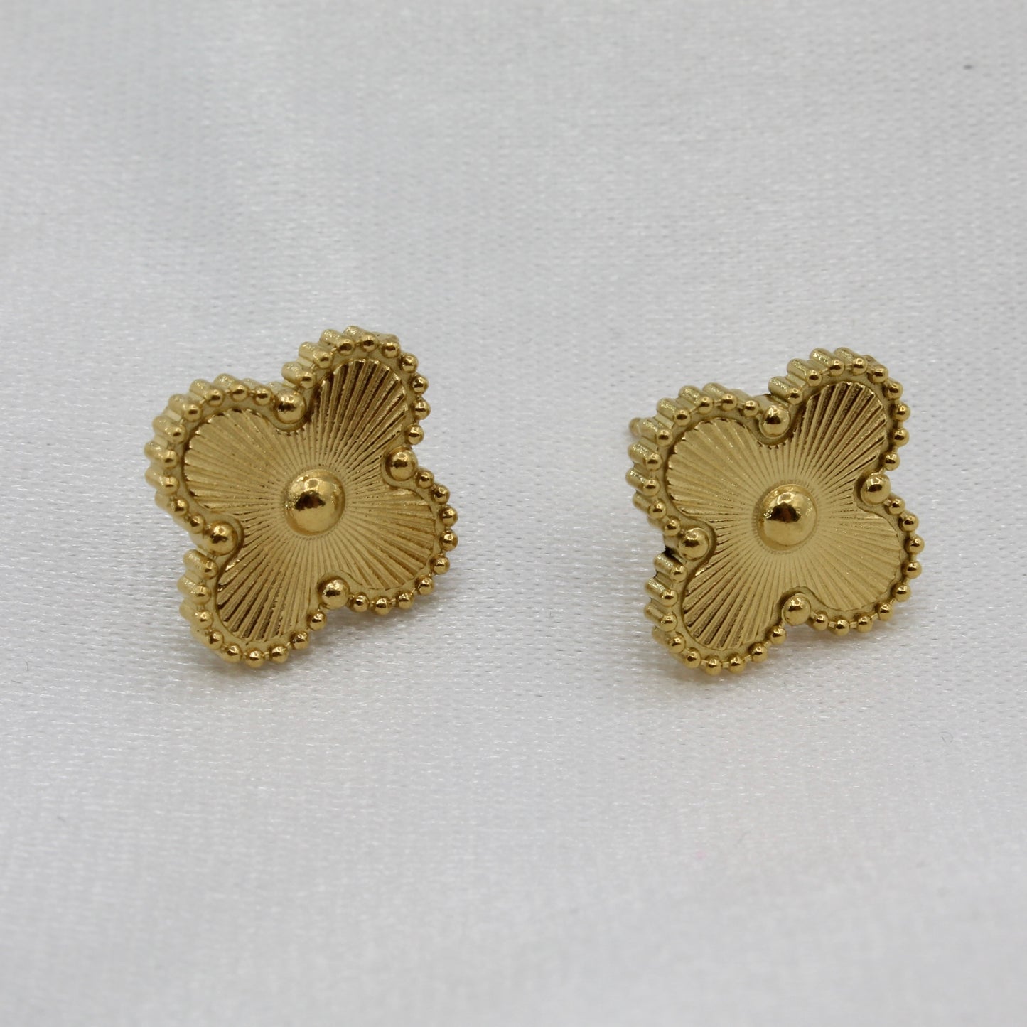 LUCKY CLOVER STUD EARRINGS