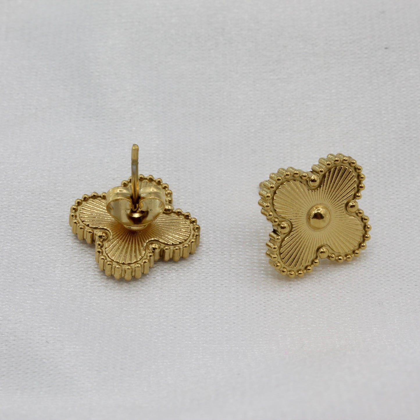 LUCKY CLOVER STUD EARRINGS