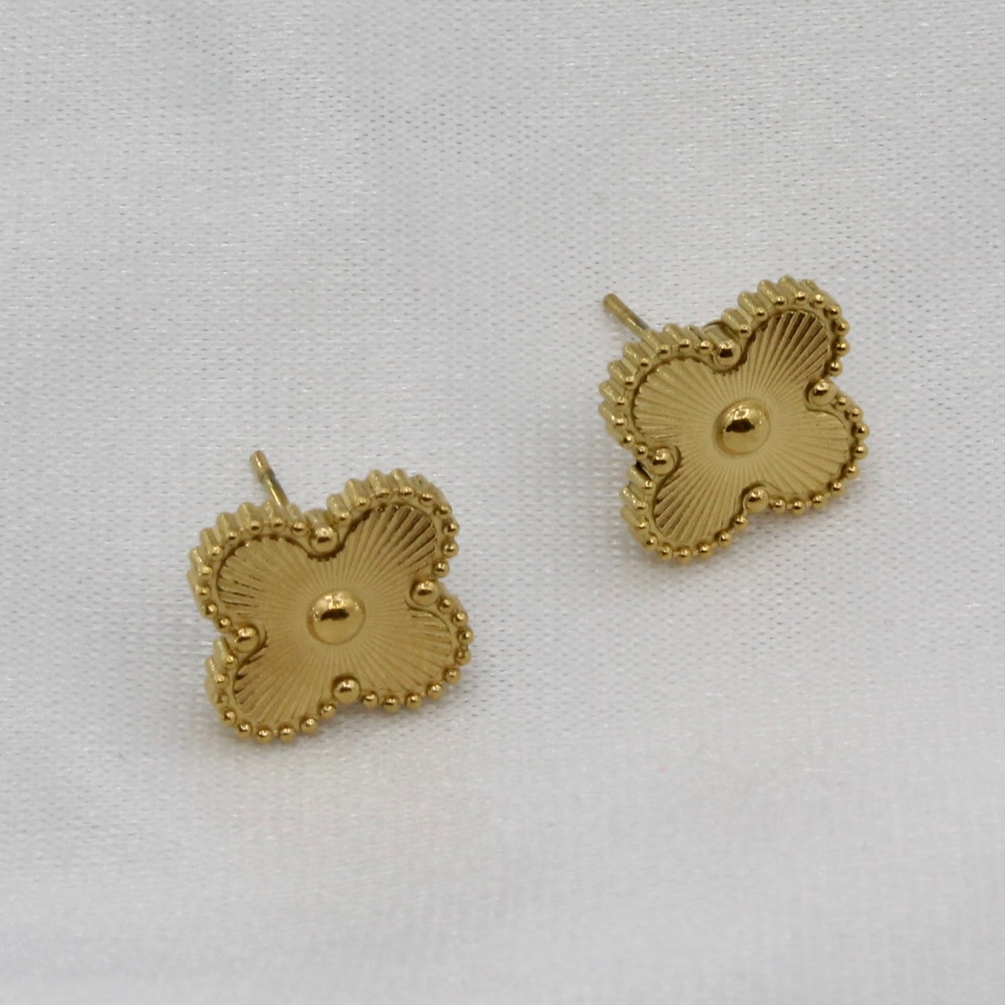 LUCKY CLOVER STUD EARRINGS