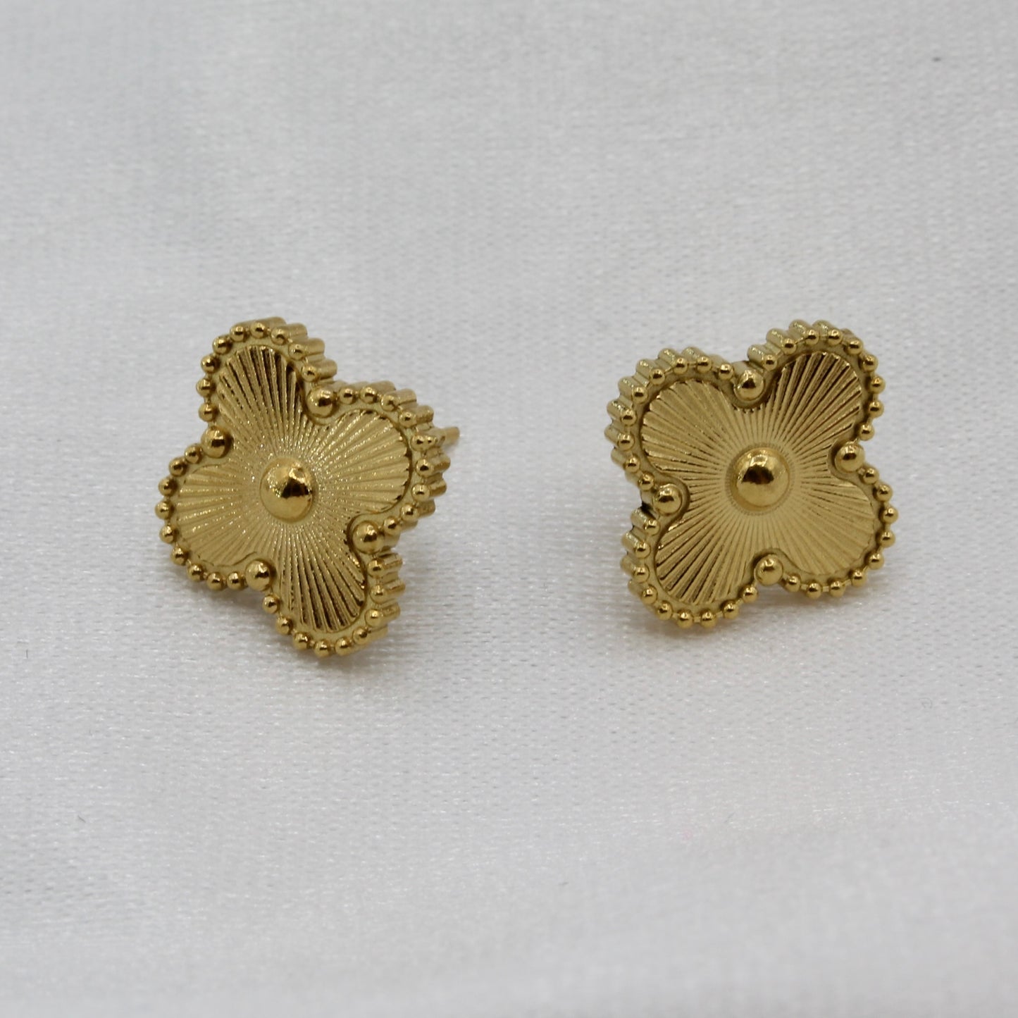 LUCKY CLOVER STUD EARRINGS