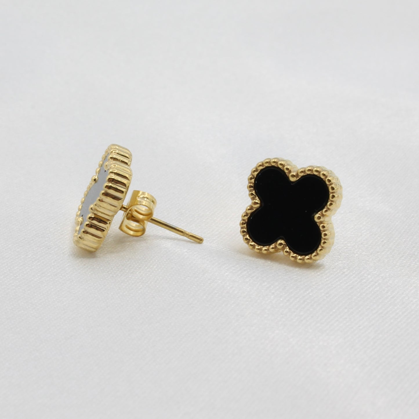 LUCY CLOVER STUD EARRINGS