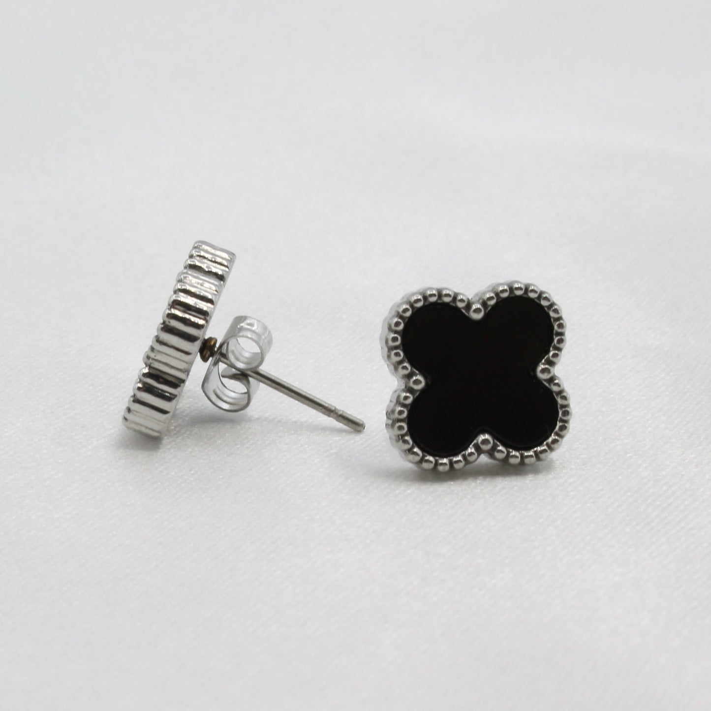 LUCY CLOVER STUD EARRINGS