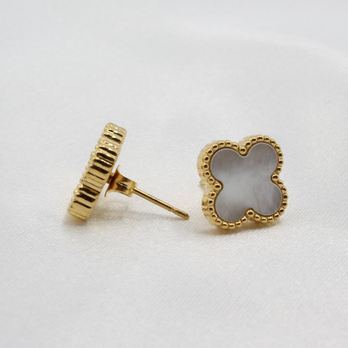 LUCY CLOVER STUD EARRINGS