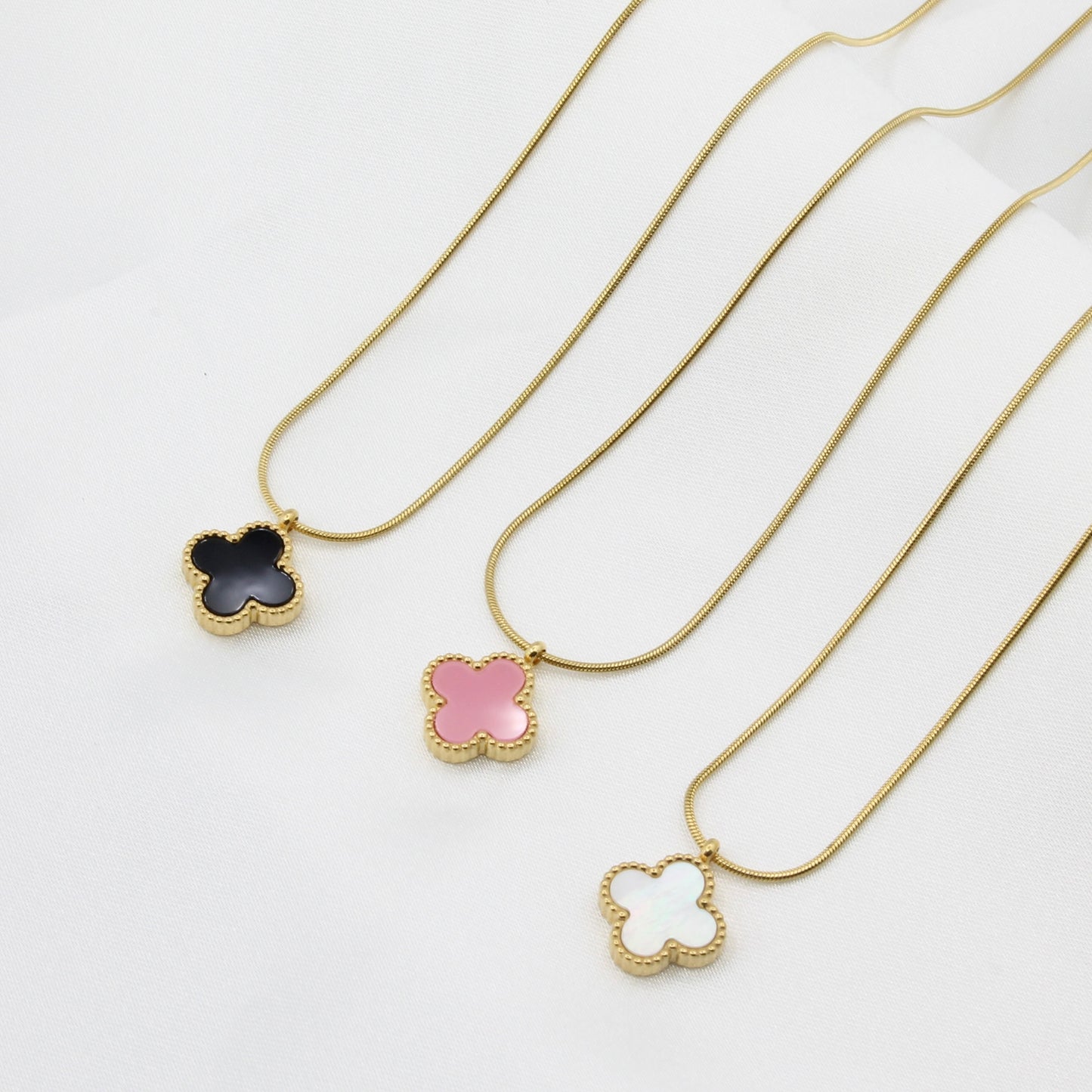 LUCY CLOVER NECKLACE