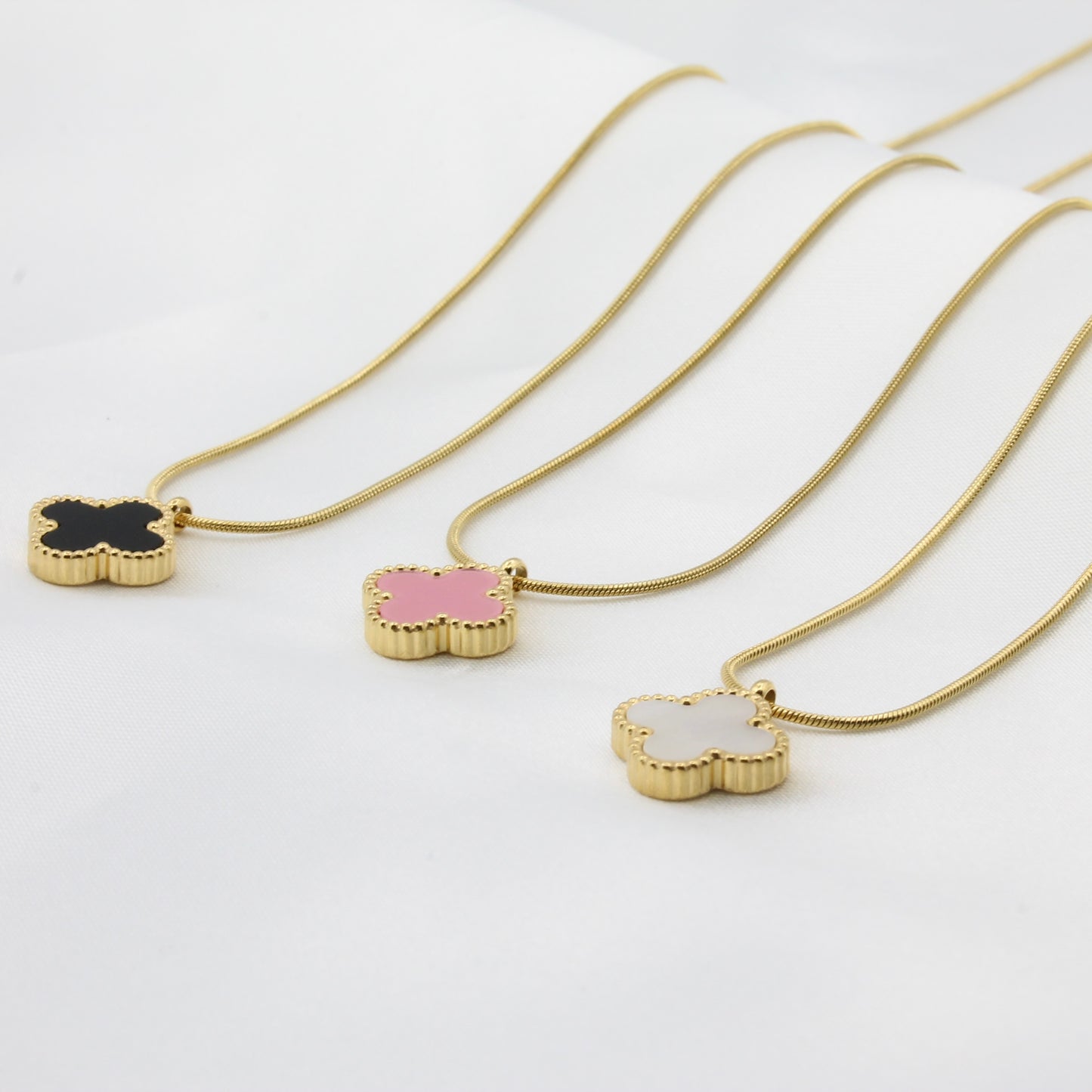 LUCY CLOVER NECKLACE