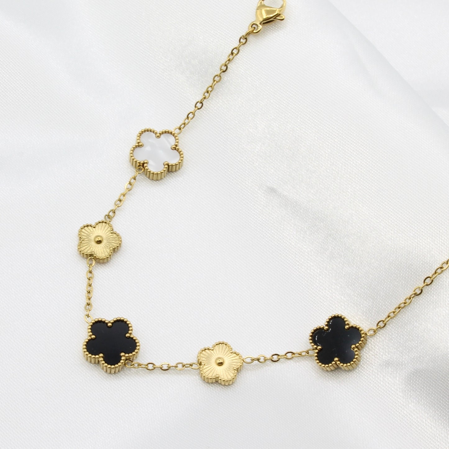 BLACK & WHITE LUCKY CLOVER BRACELET