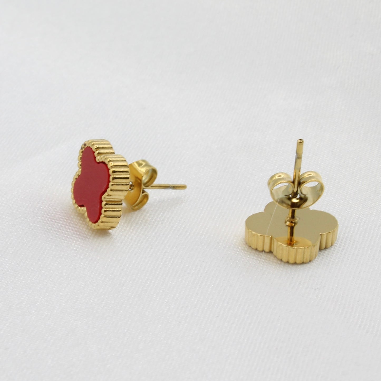 LUCY RED CLOVER STUD EARRINGS