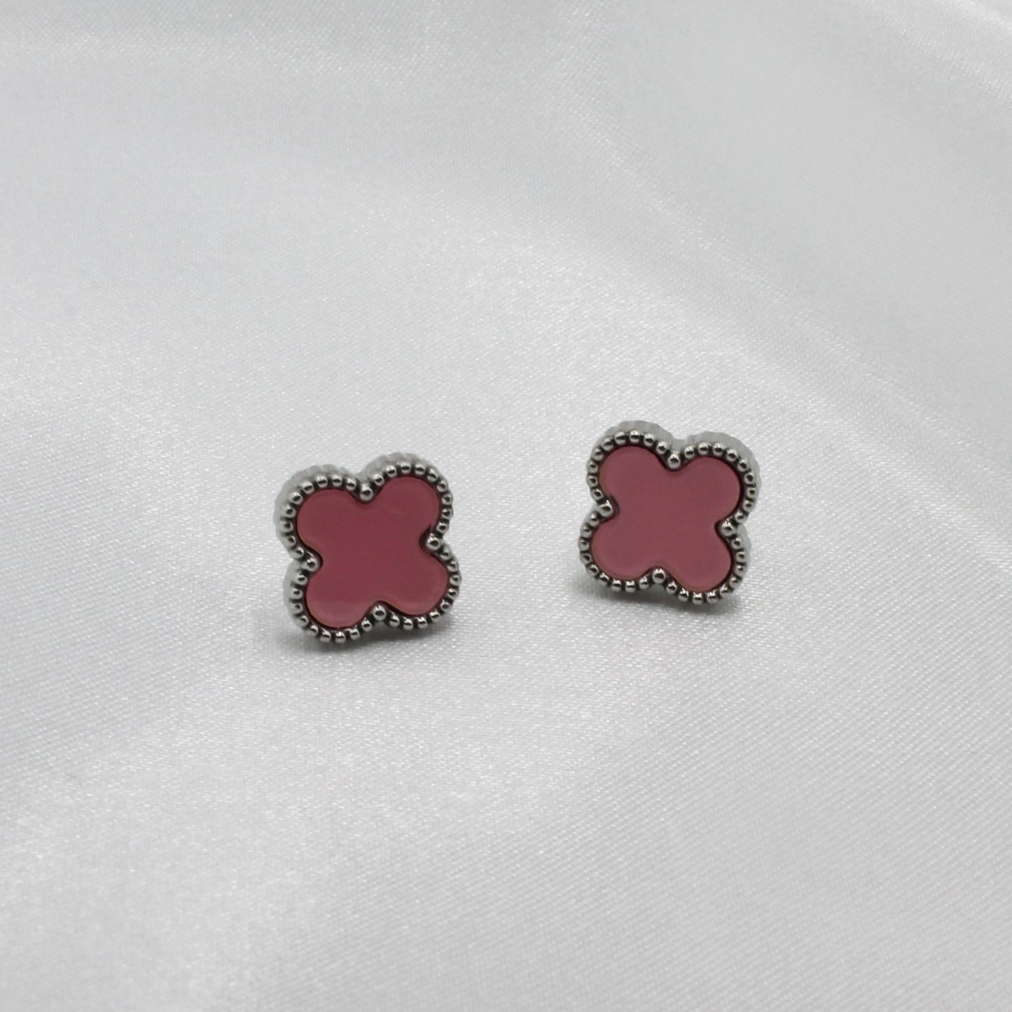 LUCY CLOVER STUD EARRINGS