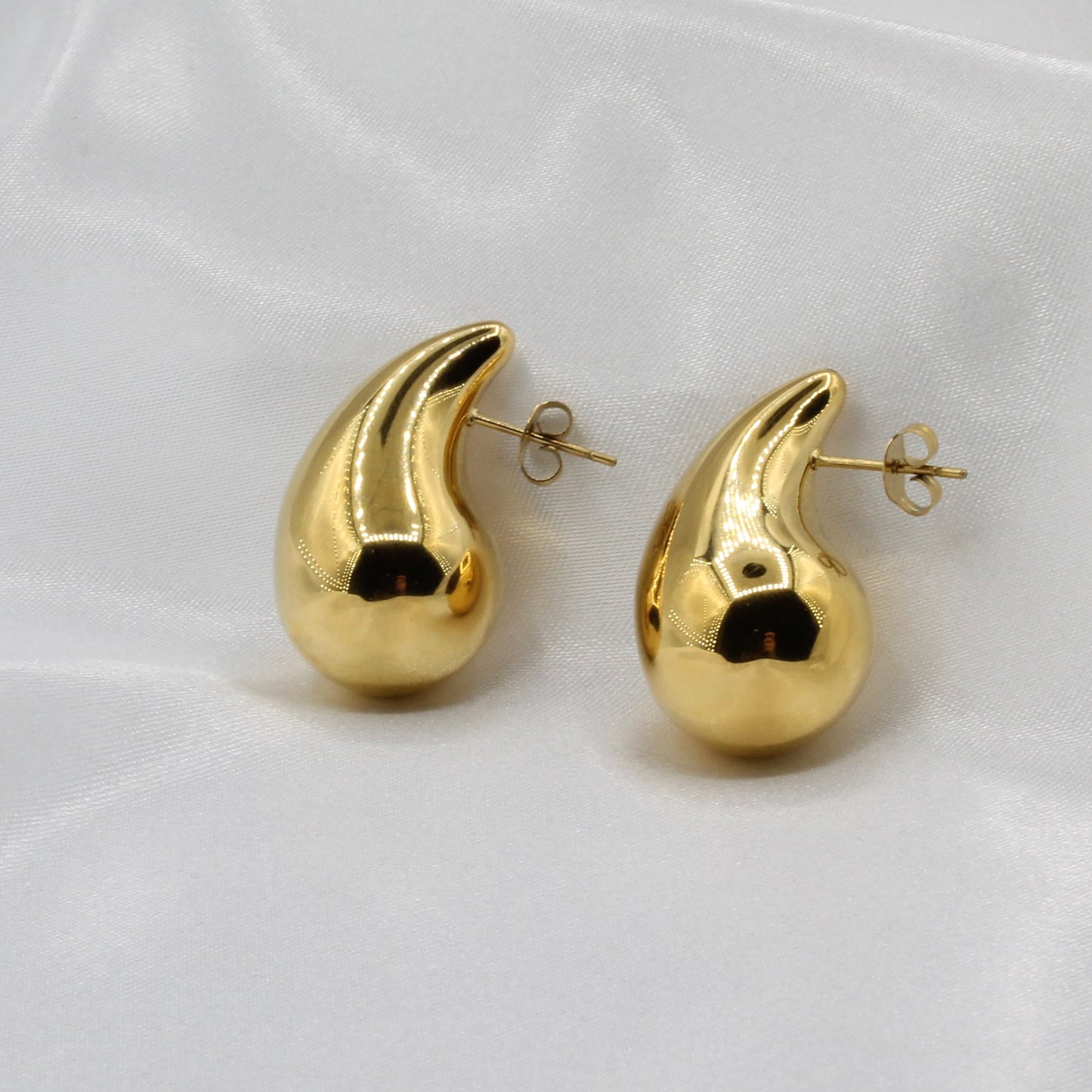 BONNIE TEARDROP STUD EARRINGS