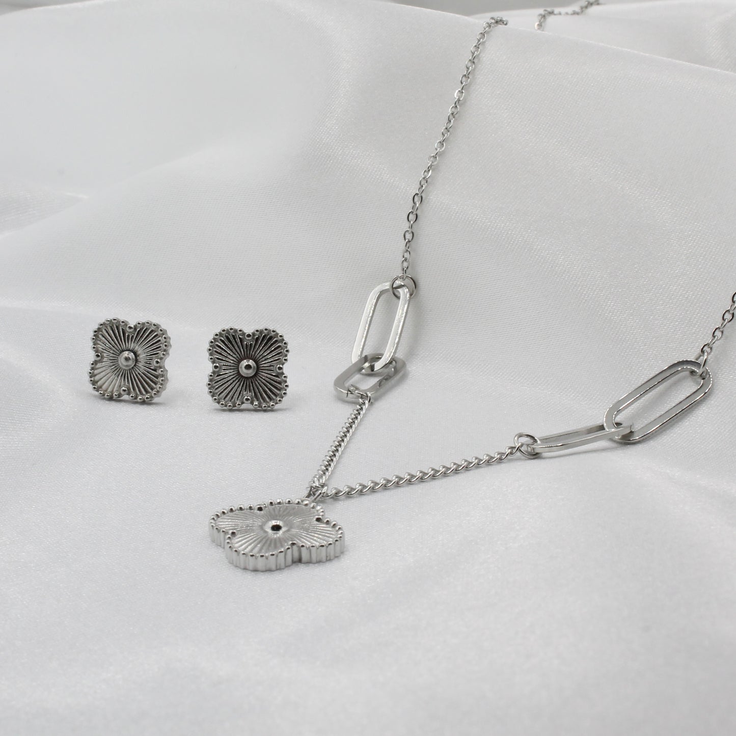 LUCKY SILVER CLOVER SET