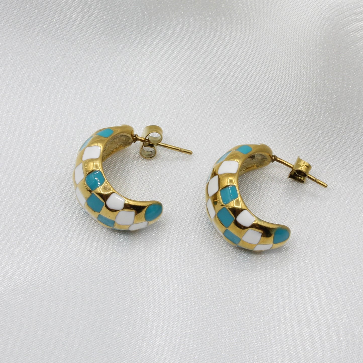 RUTH BLUE STUD EARRINGS