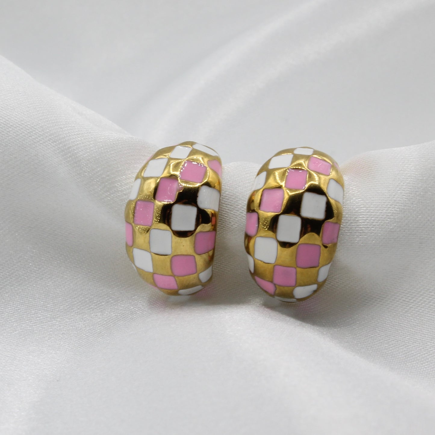 RUTH PINK WHITE STUD EARRINGS