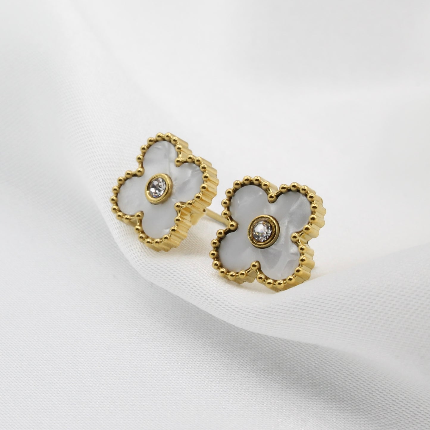 MIA FLOWER STUD EARRINGS