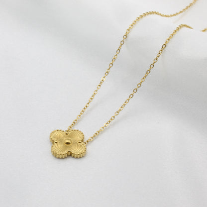 LUCKY CLOVER NECKLACE