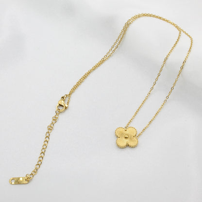 LUCKY CLOVER NECKLACE