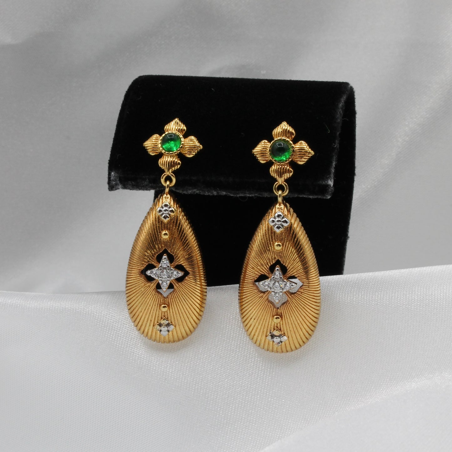 EMILIA DANGLE EARRINGS